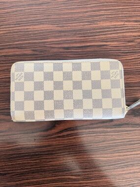 Authentic Louis Vuitton Damier Azur Canvas Leather Zippy Organizer Wallet